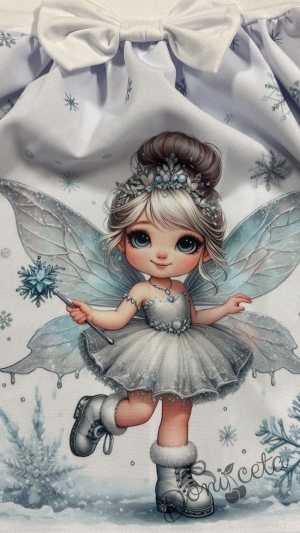 Бебешка/детска коледна рокля в бяло с къдрички, панделка и коледни мотиви