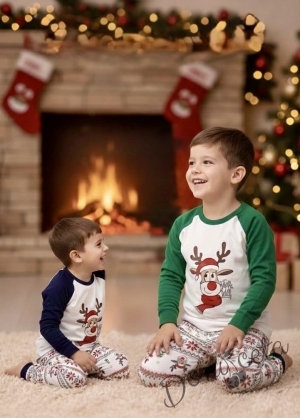 Коледна детска пижама Карена в бяло и зелено с картинка на еленче и долнище с коледни мотиви