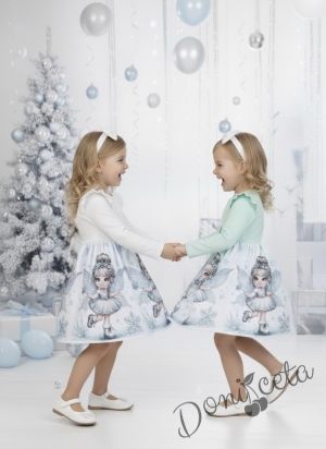 Бебешка/детска коледна рокля в бяло с къдрички, панделка и коледни мотиви