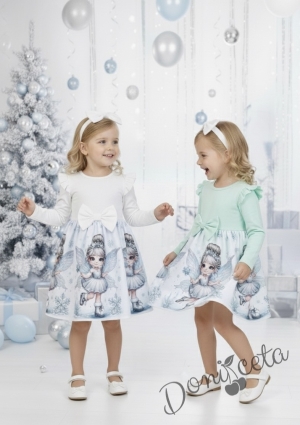 Бебешка/детска коледна рокля в бяло с къдрички, панделка и коледни мотиви