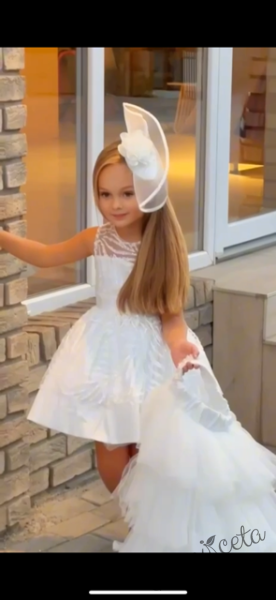 Официална детска рокля в бяло с шлейф на харбали Василиса с аксесоар за коса