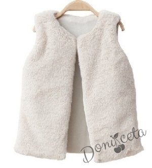 Комплект за момиче от 3 части от блуза за момиче с дълъг ръкав в екрю със сърце от тюл в бежово, пола от тюл в бежово с пайети  и пухкав елек