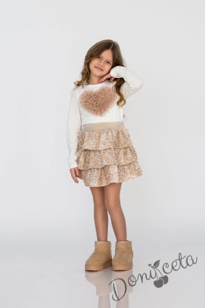 Комплект за момиче от 3 части от блуза за момиче с дълъг ръкав в екрю със сърце от тюл в бежово, пола от тюл в бежово с пайети  и пухкав елек