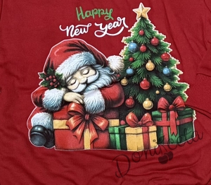 Ватиран коледен комплект в червено с картинка на Дядо Коледа с елха и надпис за момче или момиче