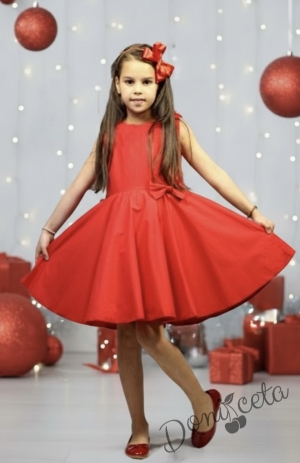 Детска изчистена рокля в червено с тюл тип клош 