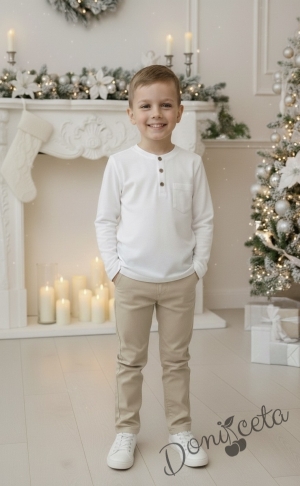  Комплект за момче от 2 части-блуза в бяло с копчета и панталон в бежово