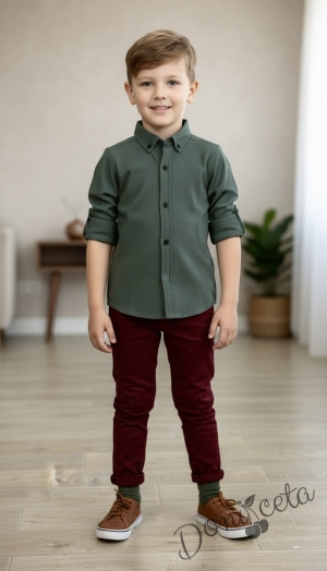 Комплект за момче от 2 части-риза в зелено с яка и панталон в бордо