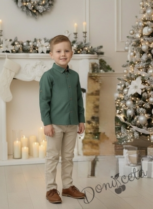 Детски комплект за момче от 2 части-риза в зелено с яка и панталон в бежово