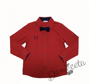 Комплект от риза в червено с папийонка и панталон в тъмносиньо 