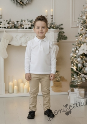  Комплект за момче от 2 части-блуза в бяло с якичка и панталон в бежово