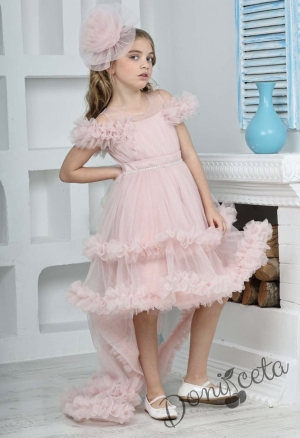 Официална рокля Даная в прасковено с ефирен тюл на пластове, шлейф и фиба за коса