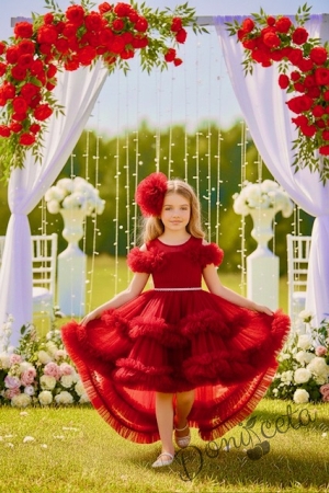 Детска официална рокля Даная в червено с ефирен тюл на пластове, шлейф и фиба за коса