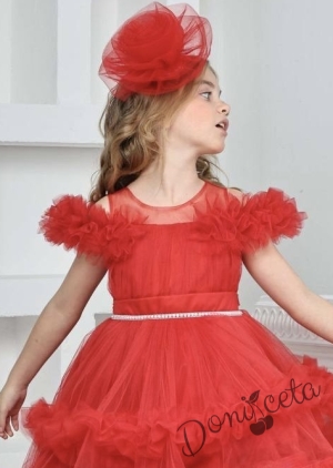 Детска официална рокля Даная в червено с ефирен тюл на пластове, шлейф и фиба за коса