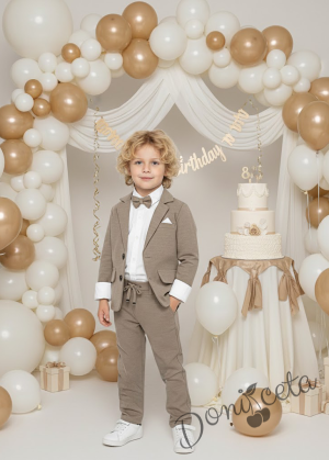 Спортно-елегантен костюм ТЕРИ за момче от 4 части в бежово - риза в бяло, сако с джобове, панталон с връзки и папийонка