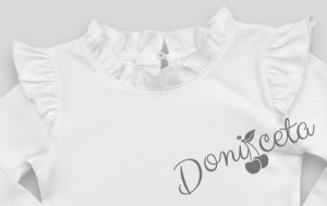 Детска бяла блуза с дълъг ръкав и къдрички на рамената и бието 