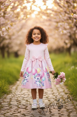 Детска рокля с дълъг ръкав в цвят пудра с къдрички, панделка и еднорог