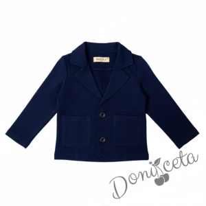 Комплект от детско сако трико за момче в тъмносиньо с джобчета и панталон в бяло