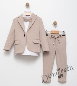 Спортно-елегантен комплект Тери от колекция Бежина за момче от 4 части в бежово - риза в бяло, сако с джобове, панталон с връзки и папийонка