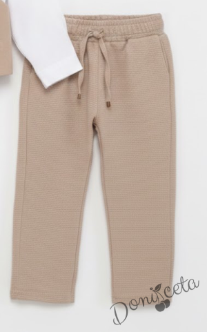 Бебешки спортно-елегантен комплект от боди-риза в бяло, панталон, елек и папийонка в бежово 