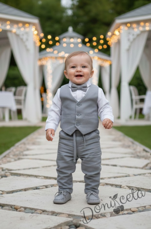 Бебешки спортно-елегантен комплект от боди-риза в бяло, панталон, елек и папийонка в сиво