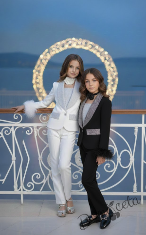 Елегантен детски комплект от 4 части в черно със сребристи камъчета с ефектен пух в краят на ръкавите, и аксесоар за врата 