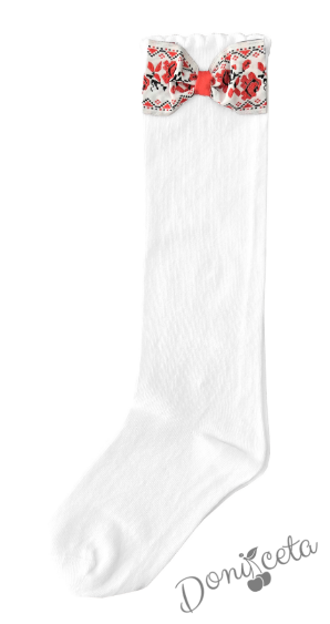 Комплект за момиче от 4 части-пола в червено, риза с дълъг ръкав и къдрици с фолклорни/етно мотиви, чорапи с панделка и диадема 5