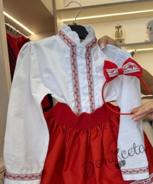 Детска официална риза за момиче с дълъг ръкав и къдрици в бяло с фолклорни и етно мотиви с висока яка