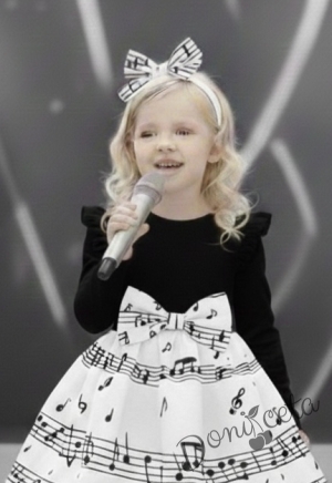 Детска рокля с дълъг ръкав в черно и бяло с ноти и тюл в долната част