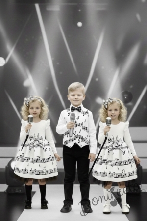 Детска рокля с дълъг ръкав в бяло с ноти и тюл в долната част