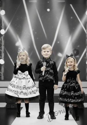 Детска рокля с къс ръкав в черно с къдрички на ръкавите и ноти и тюл в долната част