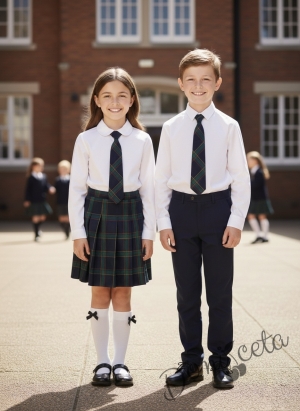 Детска плисирана пола каре леко удължена в тъмносиньо и зелено, подходяща и за ученическа униформа 