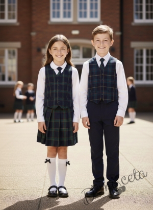 Детска плисирана пола каре леко удължена в тъмносиньо и зелено, подходяща и за ученическа униформа 