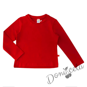 Комплект от детска блузка в червено и панталон в бяло за момче или момиче