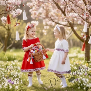 Детска рокля в червено с фолклорни и етно мотиви с ръкав до лакътя