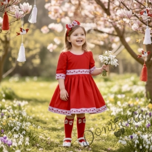 Детска рокля в червено с фолклорни и етно мотиви с ръкав до лакътя